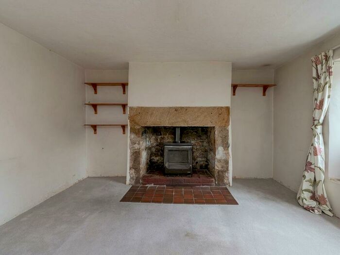 3 Bedroom End Of Terrace House For Sale In Bristol Road Sherborne, DT9