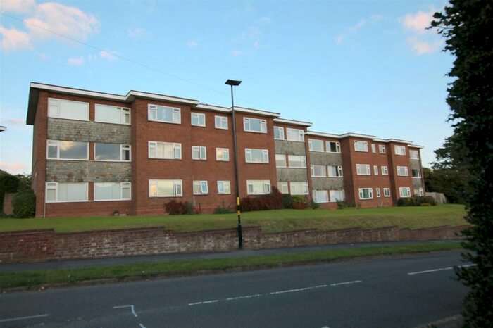2 Bedroom Flat To Rent In Flat, Kings Court, Sutton Coldfield, West Midlands, B75