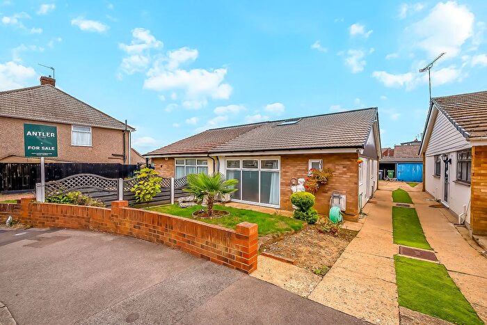 4 Bedroom Semi-Detached Bungalow For Sale In Red Lodge Road, Joydens Wood, DA5
