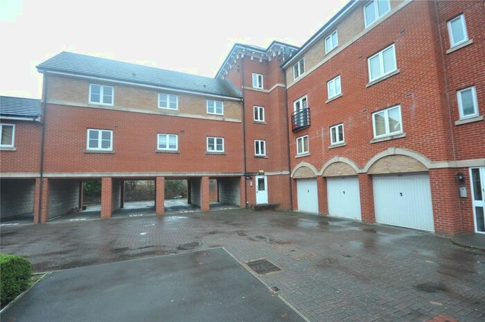 2 Bedroom Flat To Rent In Padstow Road, Swindon, SN2