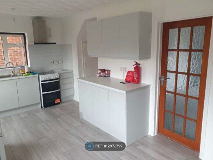 3 Bedroom Detached House To Rent In First Avenue, Northfleet, Gravesend, DA11