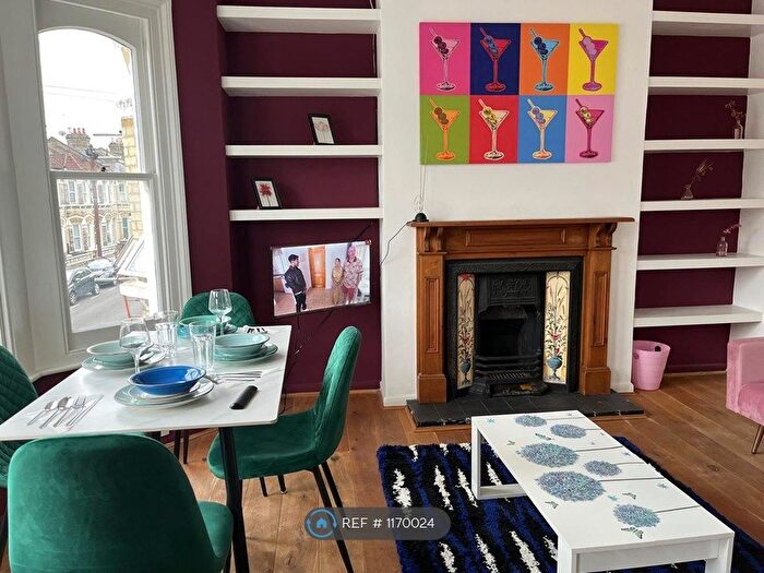 2 Bedroom Flat To Rent In Ballater Road, London, SW2