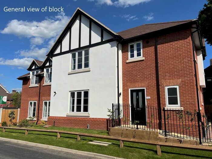 2 Bedroom Property To Rent In Priests Lane, Shenfield, CM15