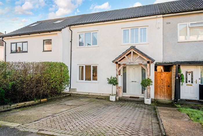 3 Bedroom Detached House For Sale In Radstock Way, Merstham, Redhill, Surrey, RH1