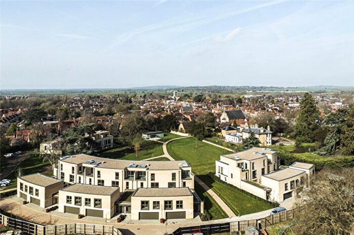 5 Bedroom End Of Terrace House For Sale In Mays Field, Thame, OX9