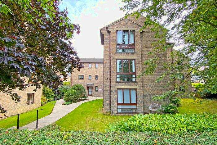 2 Bedroom Flat To Rent In Radlyn Park, West End Avenue, Harrogate, HG2