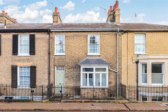 3 Bedroom Town House For Sale In Parker Street, Cambridge, CB1