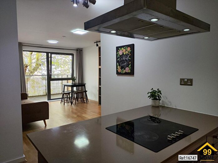 2 Bedroom Flat For Sale In Glengarnock Avenue, Tower Hamlets, London, E14