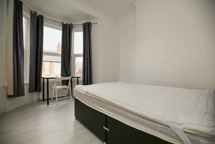 3 Bedroom Flat To Rent In (£pppw) Biddlestone Road, Heaton, Newcastle Upon Tyne, NE6