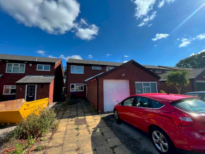 3 Bedroom Semi-Detached House To Rent In Langcliffe Avenue, Woodloes Park, CV34