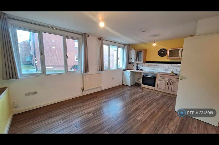 1 Bedroom Flat To Rent In Harding Terrace, Northampton, NN1