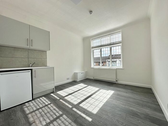 Studio To Rent In Fairway, Petts Wood, BR5