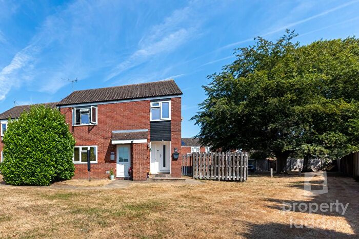2 Bedroom Barn Conversion For Sale In Desmond Drive, Norwich, NR6