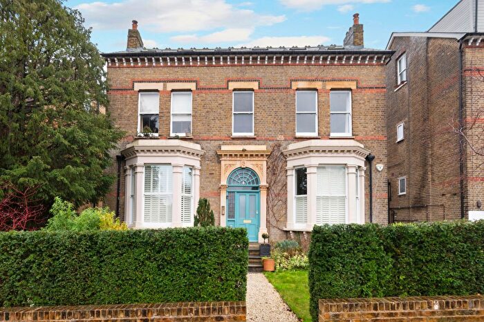 3 Bedroom Flat To Rent In Edge Hill, Wimbledon, London, SW19