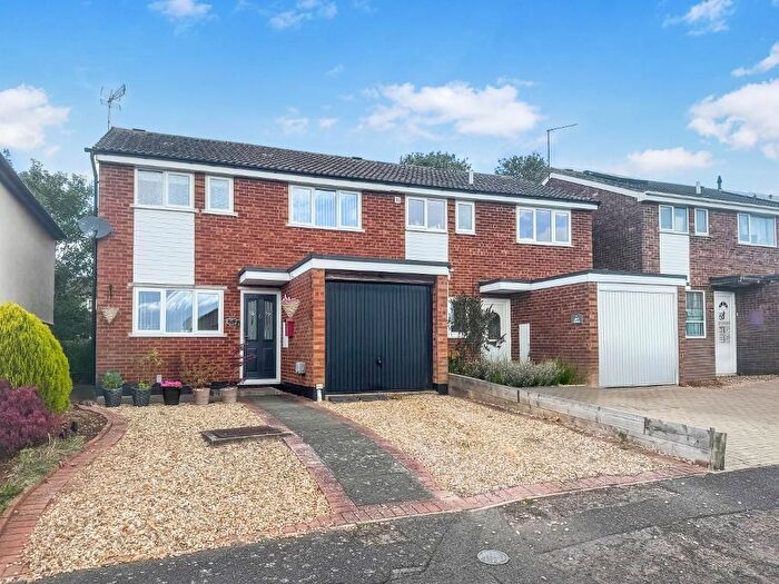 3 Bedroom Semi-Detached House For Sale In Upper Steeping, Desborough, NN14