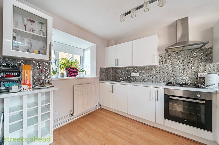 1 Bedroom Detached House To Rent In Basil Gardens, Croydon, CR0