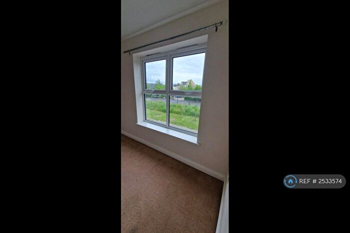 4 Bedroom Semi-Detached House To Rent In Cranesbill Close, Cambridge, CB4