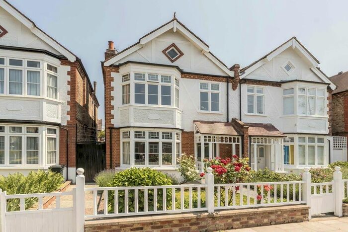 4 Bedroom Property To Rent In St. Albans Avenue, London, W4