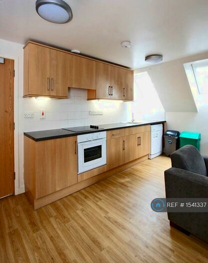 7 Bedroom Flat To Rent In Sarum Road, Winchester, SO22