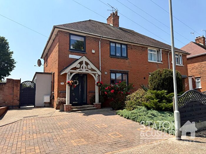 3 Bedroom Semi-Detached House For Sale In Daniel Crescent, Mansfield, NG18
