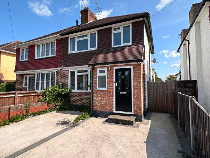 3 Bedroom Semi-Detached House To Rent In Old Woking, GU22
