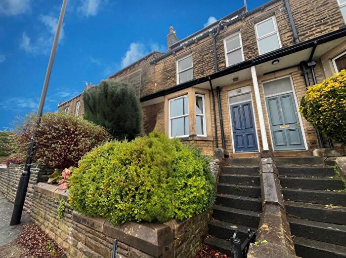 1 Bedroom Flat To Rent In Woodhall Road, Calverley, Pudsey, LS28
