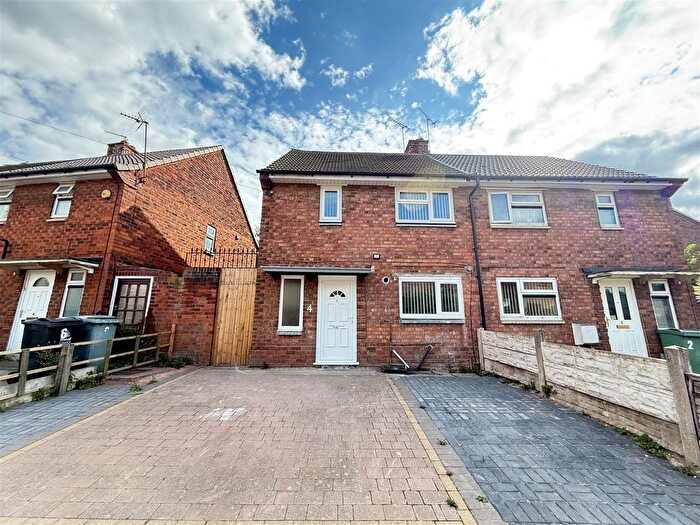 3 Bedroom Property To Rent In Reservoir Close, Walsall, WS2