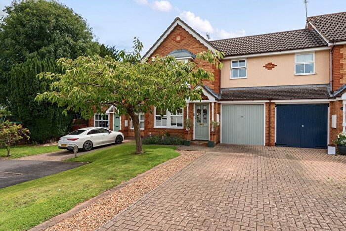 3 Bedroom End Of Terrace House For Sale In Trenthams Close, Purley On Thames, Reading, Berkshire, RG8