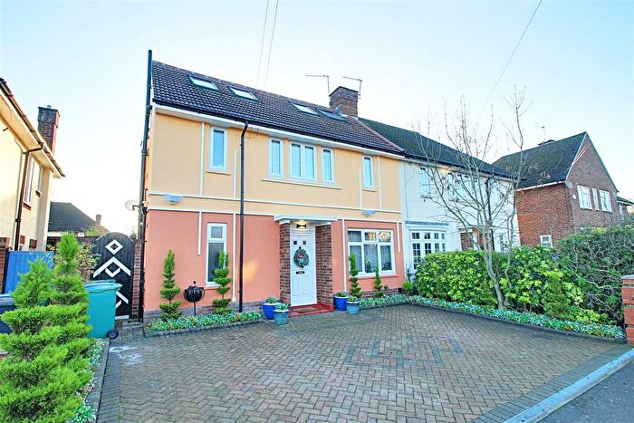 5 Bedroom Semi Detached House For Sale In Clarke Way, Watford, WD25