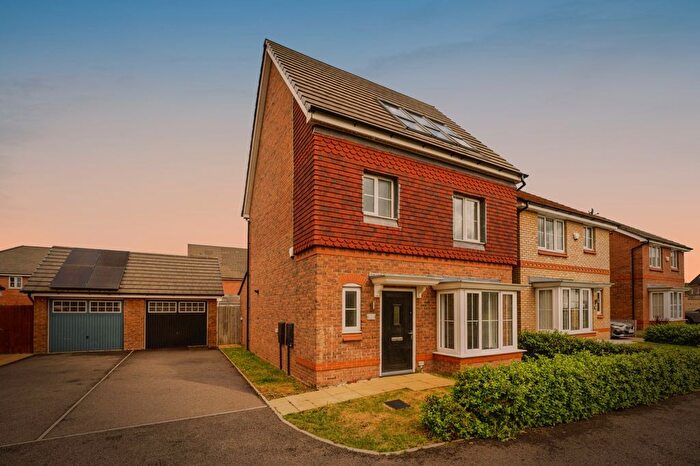 4 Bedroom Detached House For Sale In Basalt Lane, Birmingham, WS10