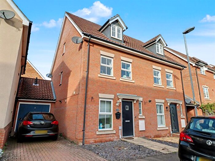 3 Bedroom Semi Detached House For Sale In Bittern Road, Costessey, Norwich, NR8