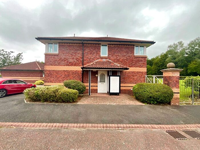 2 Bedroom Flat For Sale In Glenview Court, Preston, PR2
