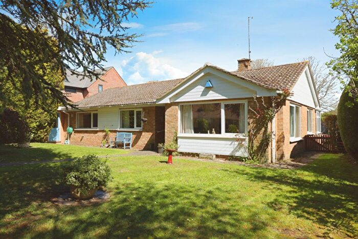 3 Bedroom Detached Bungalow For Sale In The Avenue, Porton, Salisbury, SP4