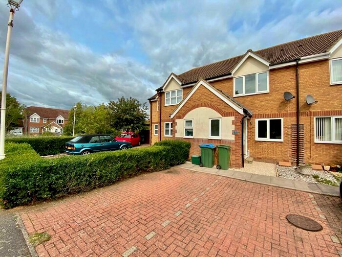 2 Bedroom Terraced House To Rent In Avocet Way, Aylesbury, HP19