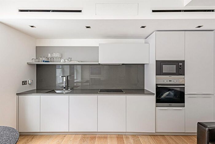 1 Bedroom Flat For Sale In Essex Street, London, WC2R - Photo 2