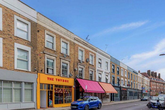 2 Bedroom Flat To Rent In Victoria Park Road, Victoria ParkVillage, E9