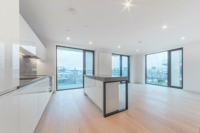 3 Bedroom Apartment To Rent In John Cabot House, Clipper Street, Royal Wharf, London, E16