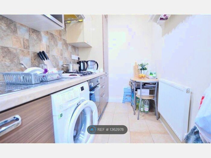 1 Bedroom Flat To Rent In Farnham Road, Slough, SL1