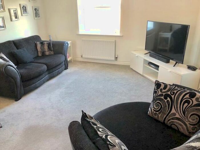 2 Bedroom Apartment To Rent In Oak Leaze Patchway, BS34