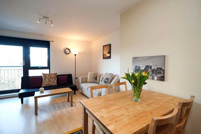 2 Bedroom Flat To Rent In Harvester Way, Edinburgh, EH14