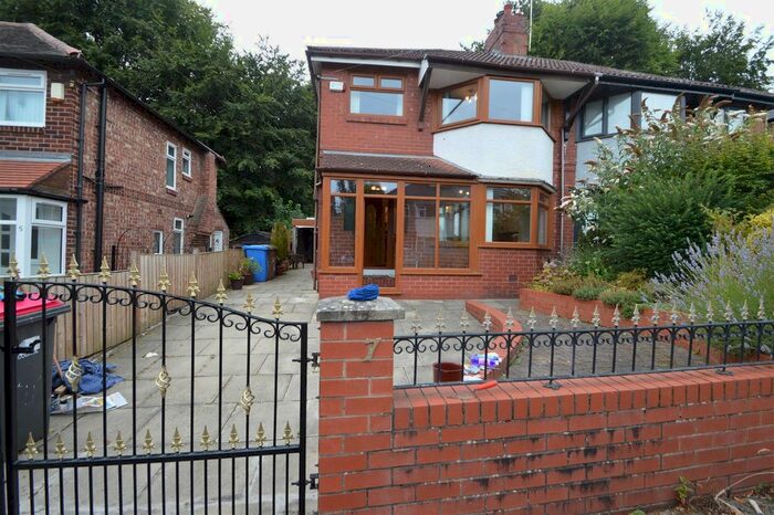 3 Bedroom Property To Rent In Castleway, Salford, M6
