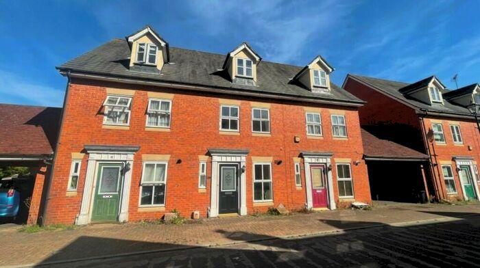 5 Bedroom Terraced House To Rent In Hesper Road, Colchester, Essex, CO2