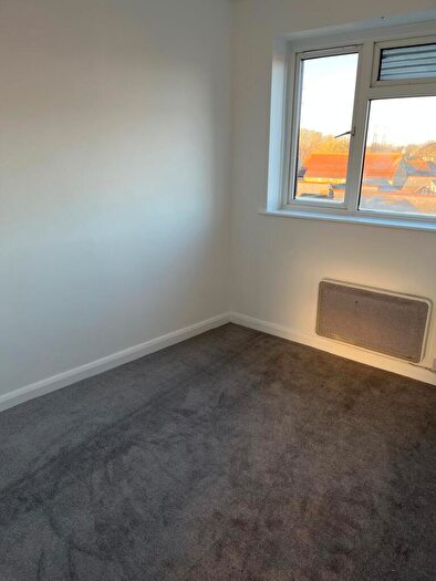 2 Bedroom Apartment To Rent In Weybridge, KT13