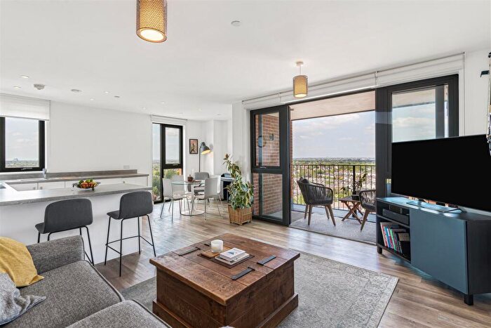 2 Bedroom Apartment For Sale In High Street, Sutton, SM1