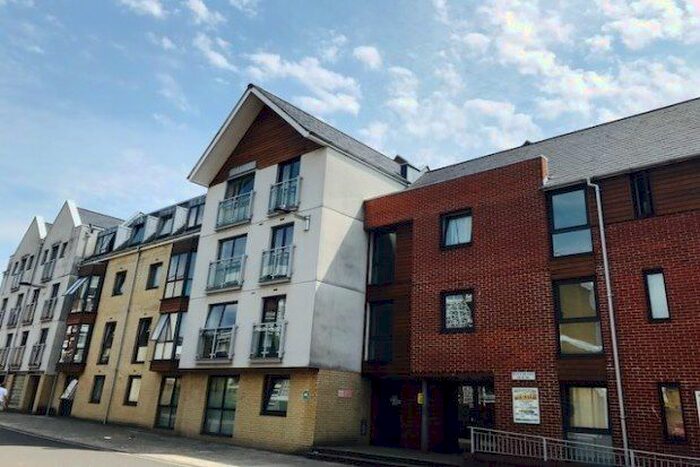 2 Bedroom Flat To Rent In Polymond House, Southampton, SO14