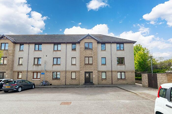 2 Bedroom Flat To Rent In Links View, City Centre, Aberdeen, AB24
