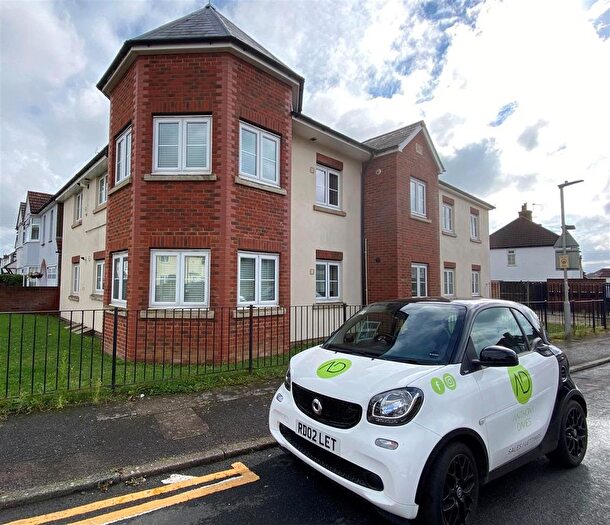 1 Bedroom Flat To Rent In Rye Court, Hoddesdon, EN11