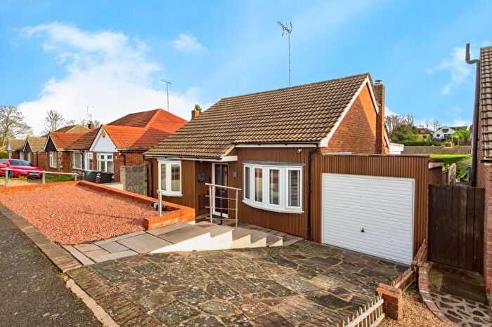 2 Bedroom Bungalow For Sale In Northumberland Road, Istead Rise, Gravesend, DA13
