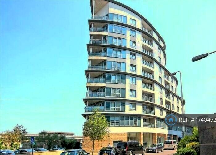 2 Bedroom Flat To Rent In Eastgate, Woking, GU22