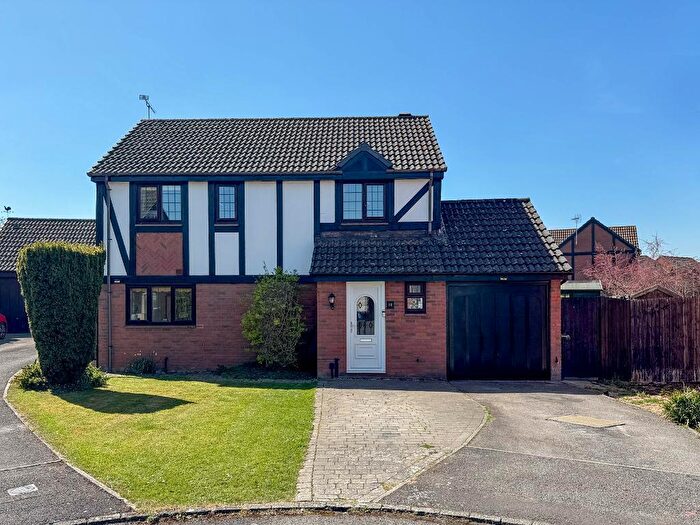 4 Bedroom Detached House For Sale In Fulmar Close, Bowerhill, Melksham, Wiltshire, SN12